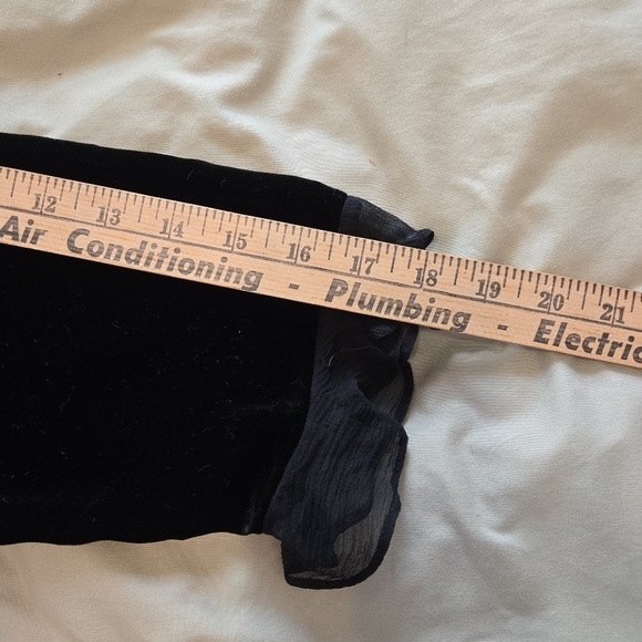 VTG Y2K ECI New York Black Velvet Blouse With Ruffles - Picture 7 of 7